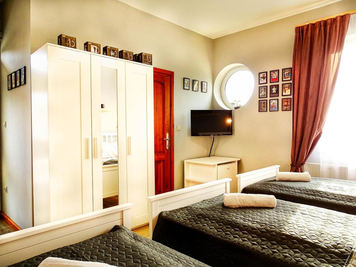 Notafa Vendeghaz Eger Hotel Bagian luar foto