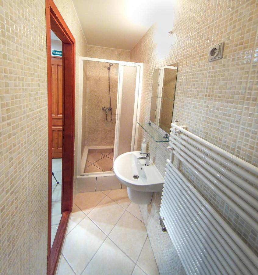 Notafa Vendeghaz Eger Hotel Bagian luar foto